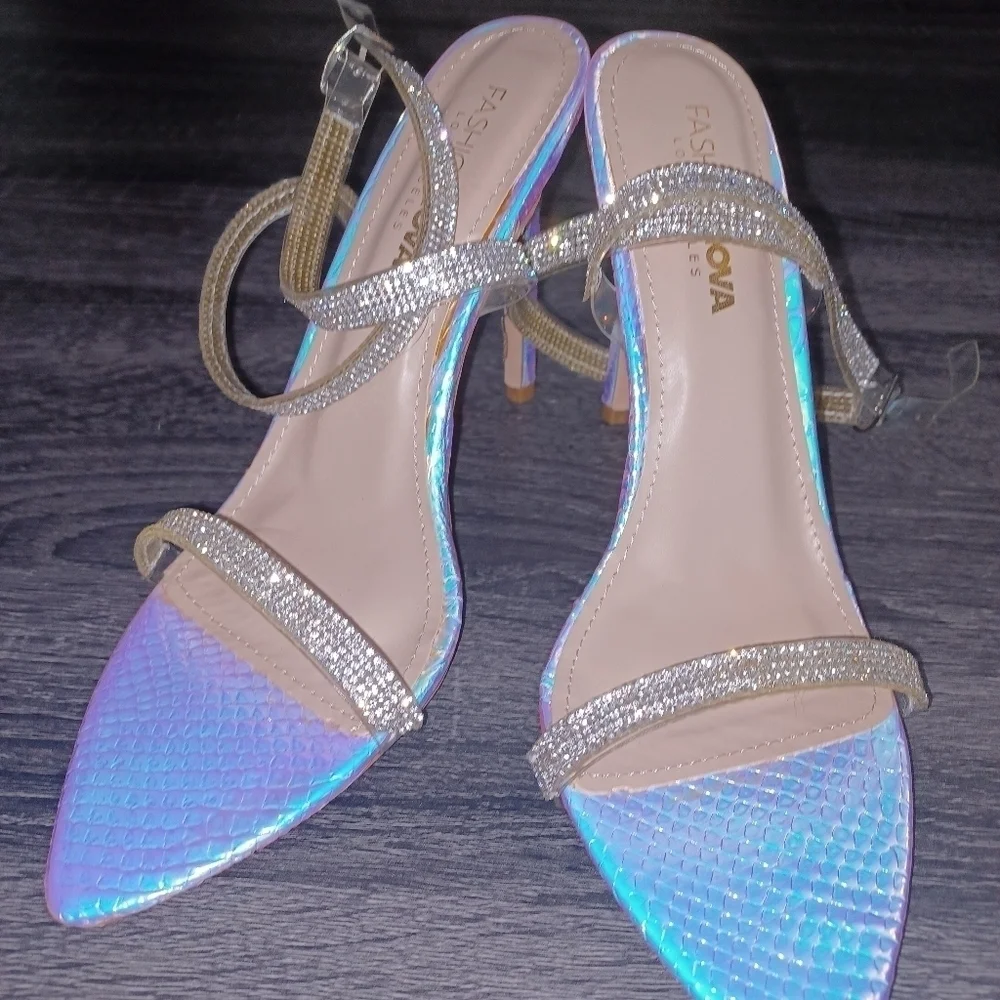 Fashion Nova- Bling and Silver Holographic Heels - W Sz 10 - Picture 4 of 11
